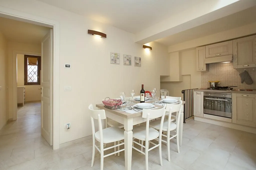 Family Apartments Borgo Albizi Florence