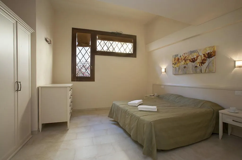 Family Apartments Borgo Albizi Φλωρεντία