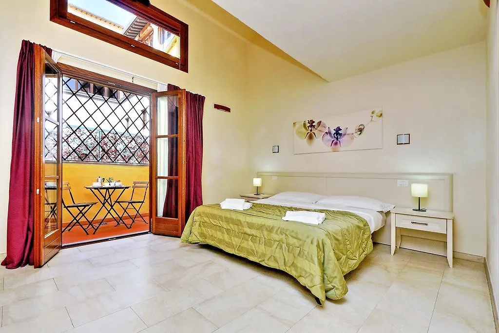 Family Apartments Borgo Albizi Φλωρεντία 0*,